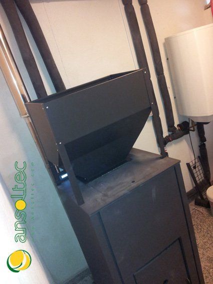 Caldera Ecoforest con tolva