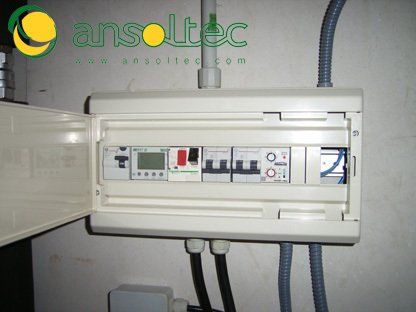 Cuadro eléctrico con contador de energía