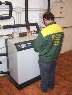 Técnico de ANSOLTEC en la puesta en marcha