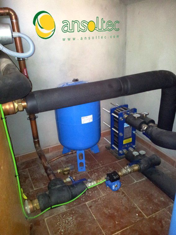 Intercambiador de placas, bomba de secundario y vaso de expansión de ACS