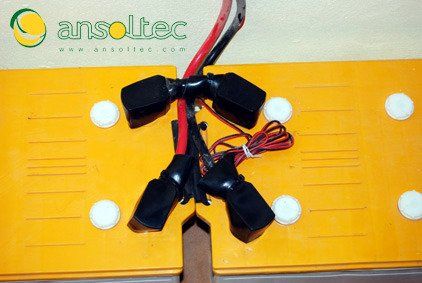 Bornas de baterías y sonda de temperatura