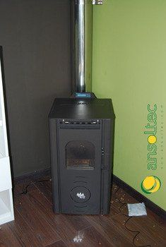 Estufa Venus 7kW con chimena de doble capa