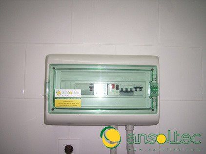 Instalación eléctrica estanca bajo tubo de PVC