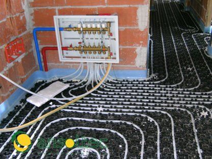 Colector de suelo radiante