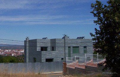 Situación de colectores sobre cubierta vista desde un nivel elevado