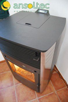 Ecoforest Suez con acabado de acero inoxidable en los laterales