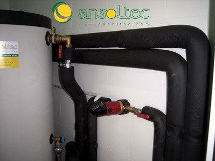 Detalle de aislamiento, bomba y depósito