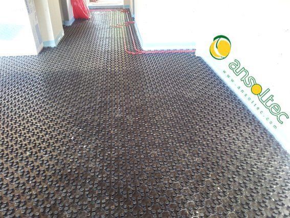 Suelo radiante en ejecución