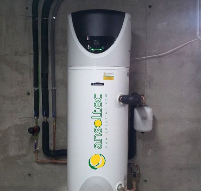 Vista frontal aerotermo para generación de agua caliente sanitaria