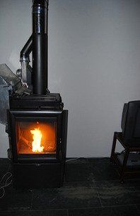 Estufa de pellet y leña