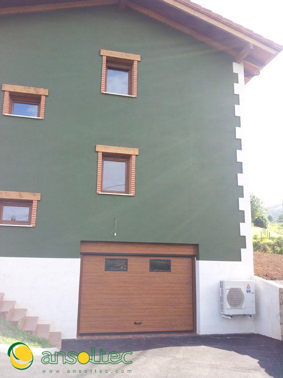 Vista general máquina exterior en vivienda