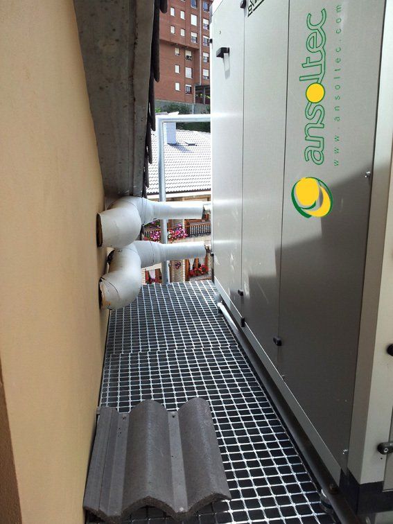 Conexión hidráulica de bomba de calor aerotérmica a sala de máquina